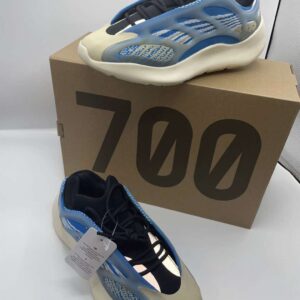 Adidas Yeezy 700 V3 Arzareth