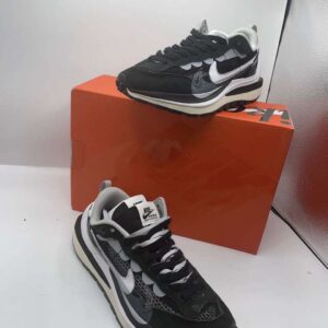 Nike VaporWaffle x sacai “Black / White”