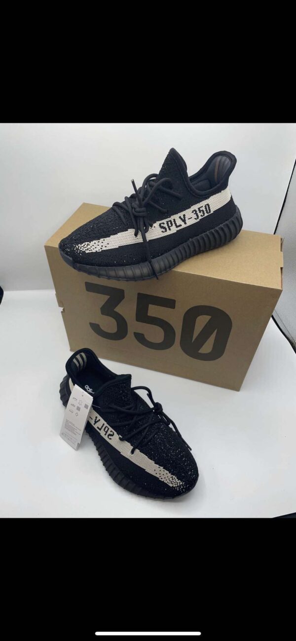 Adidas Yeezy Boost 350 V2 Oreo